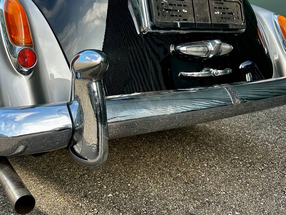 Image 7/16 of Rolls-Royce Silver Cloud I (1957)