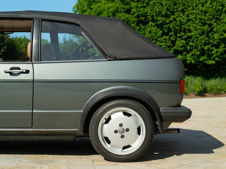 Image 23/50 of Volkswagen Golf I Cabrio GLi 1.8 (1983)