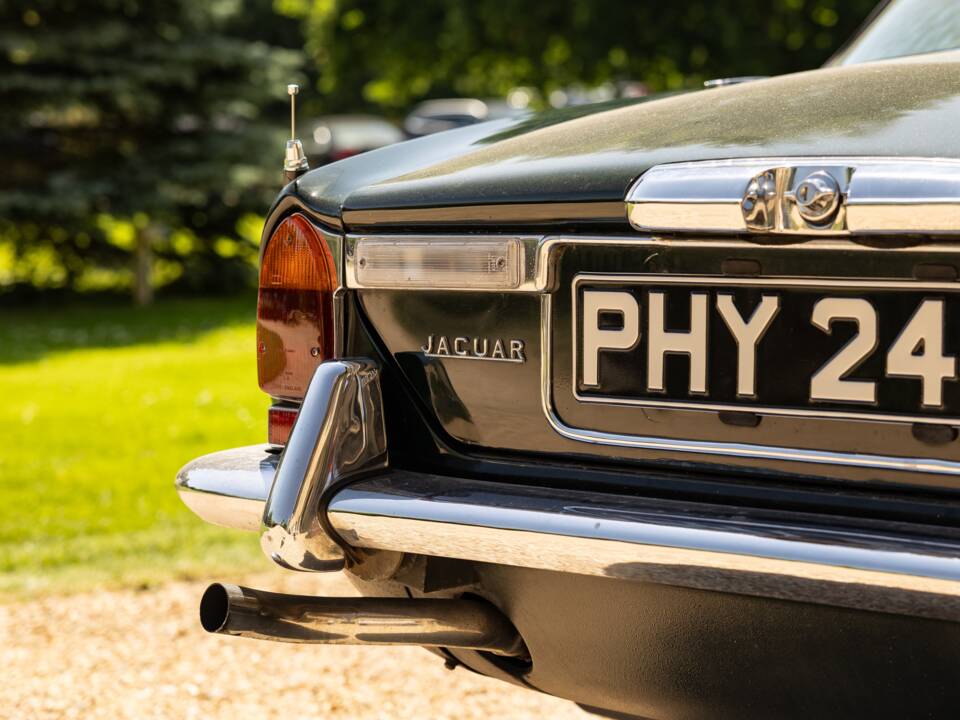 Bild 16/26 von Jaguar XJ 6 C 4.2 (1977)