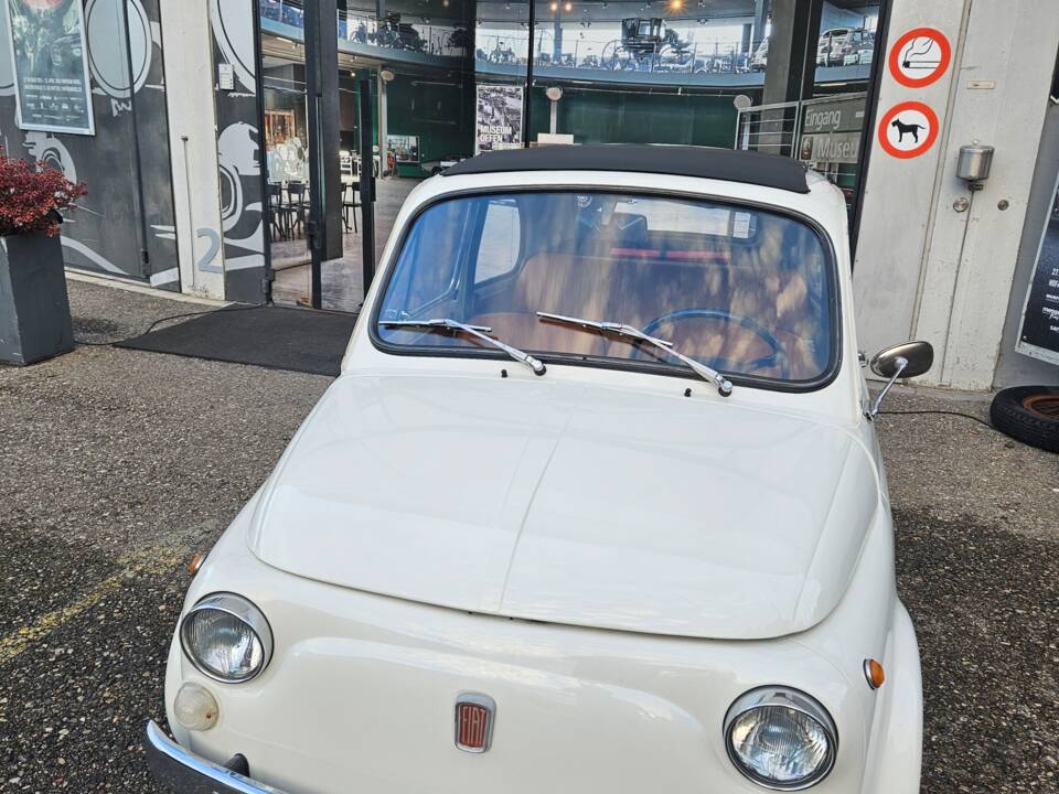 Image 2/20 de FIAT 500 F (1972)