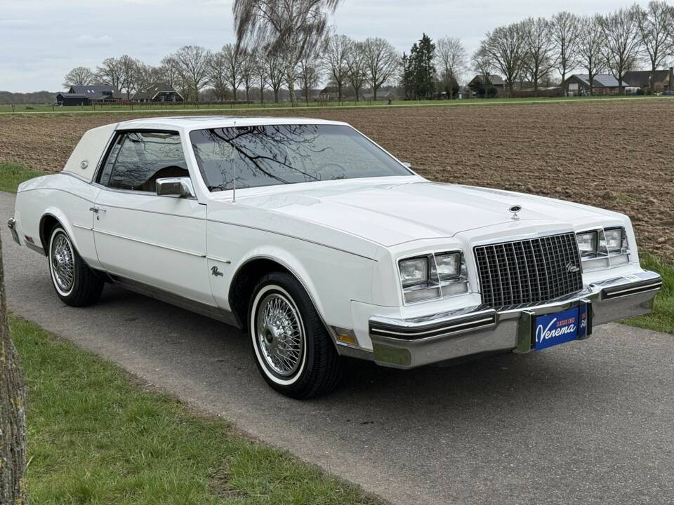 Bild 3/26 von Buick Riviera Coupe (1983)