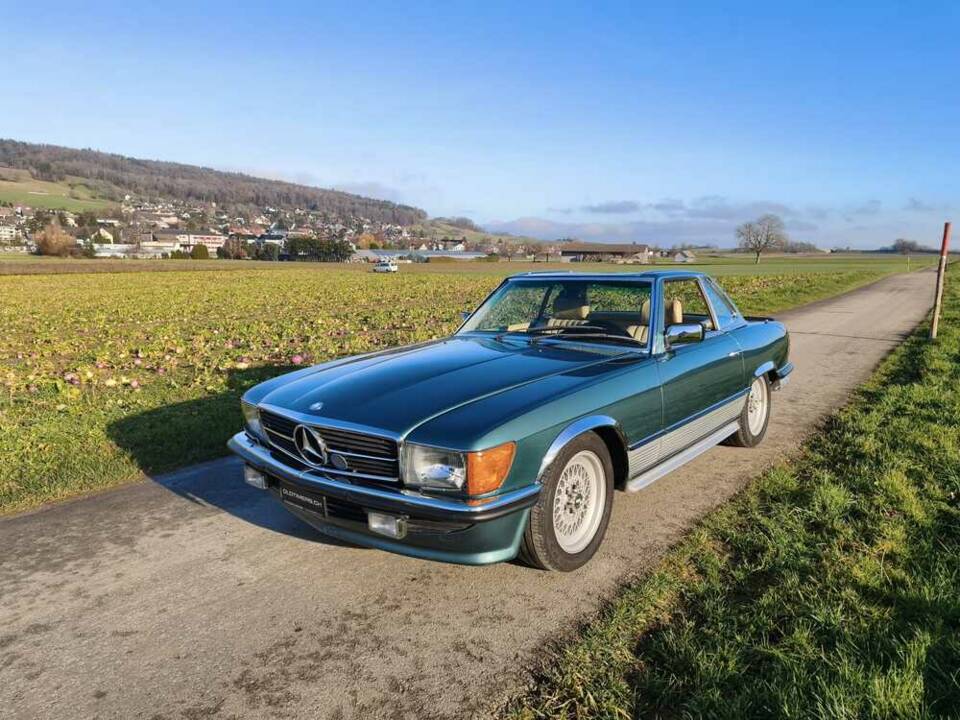 Image 8/26 of Mercedes-Benz 500 SL (1981)