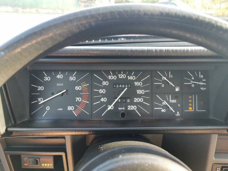 Image 7/45 of Alfa Romeo 75 1.8 (1987)