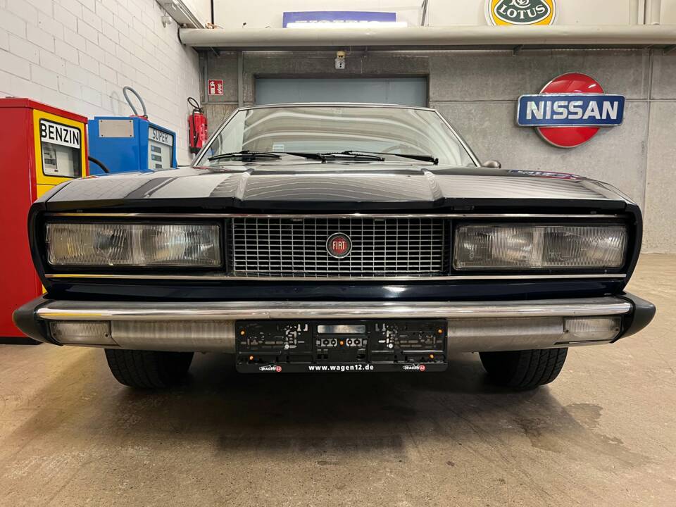 Immagine 4/16 di FIAT 130 Coupé (1975)