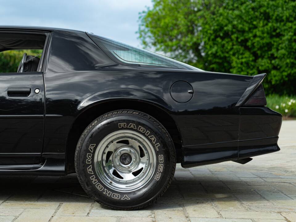 Bild 23/50 von Chevrolet Camaro Z28 (1992)