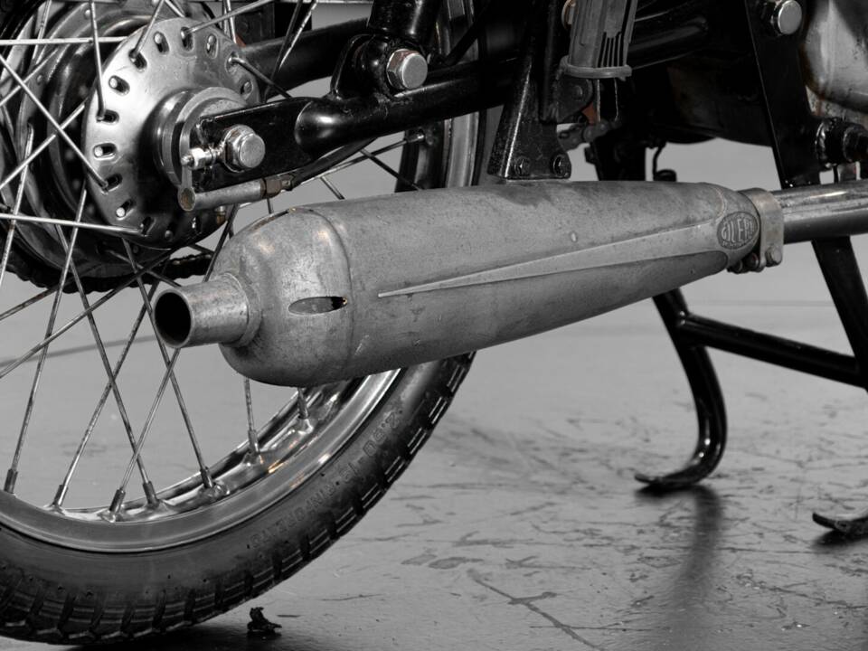 Image 25/50 of Gilera 150 Sport (1954)