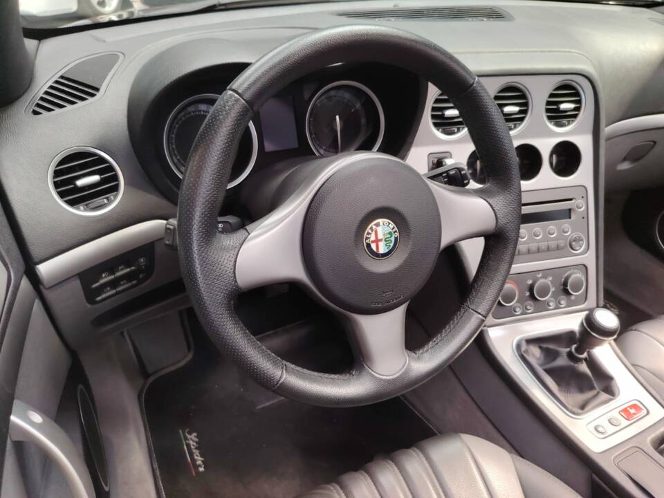 Bild 54/86 von Alfa Romeo Spider 2.2 JTS (2007)