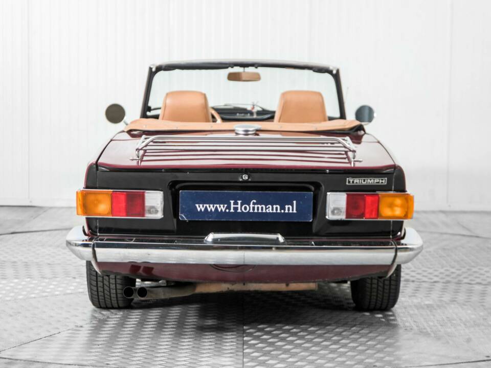 Image 14/50 of Triumph TR 6 PI (1969)