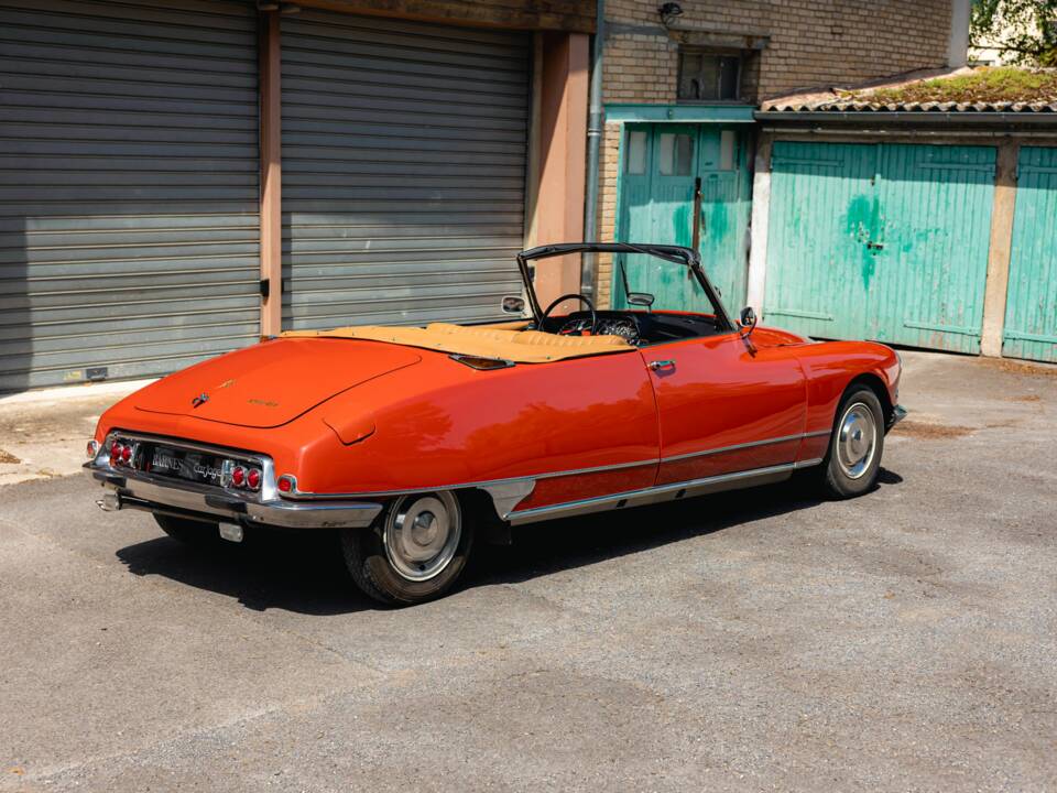 Image 5/56 of Citroën DS 21 Chapron (1967)