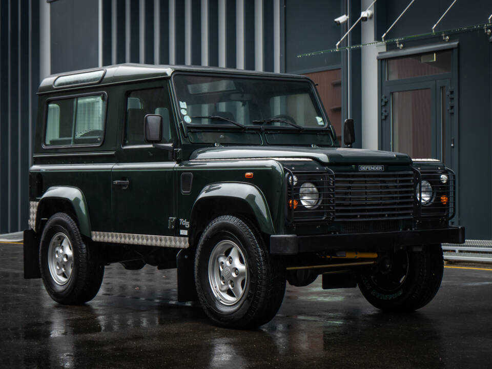 Image 2/90 of Land Rover Defender 90 Td5 (1999)