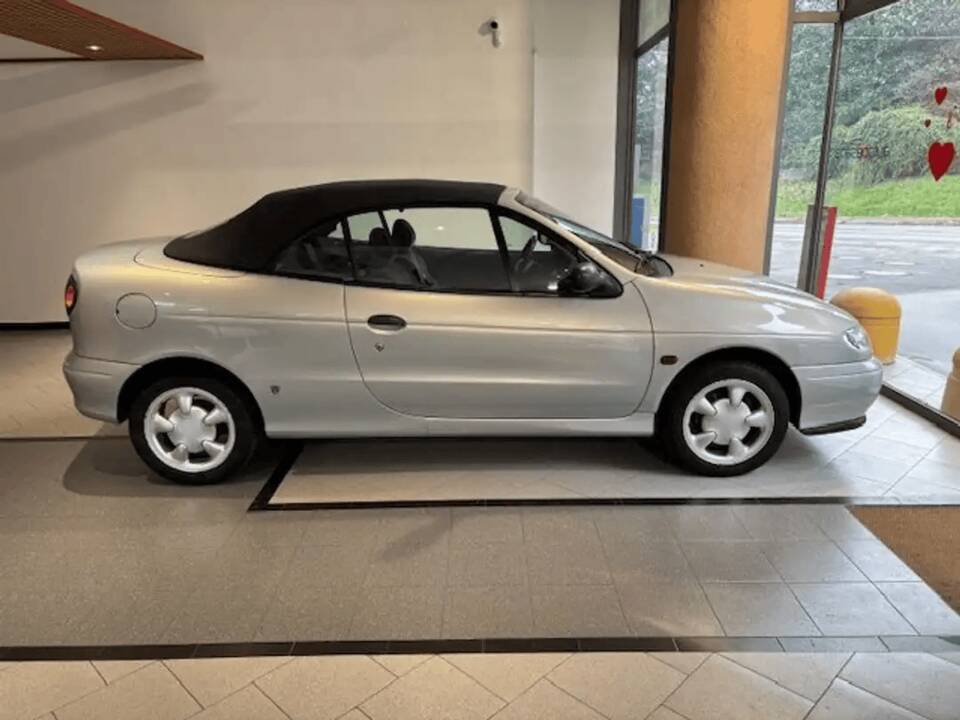 Image 12/13 of Renault Mégane 1.6 e (1998)