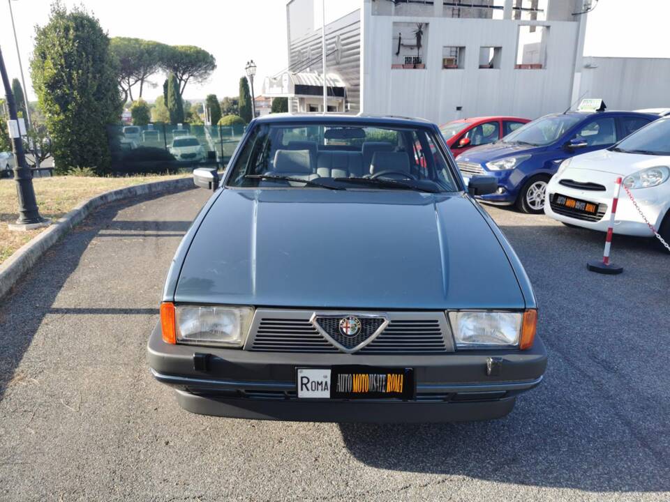 Image 37/45 of Alfa Romeo 75 1.8 (1987)