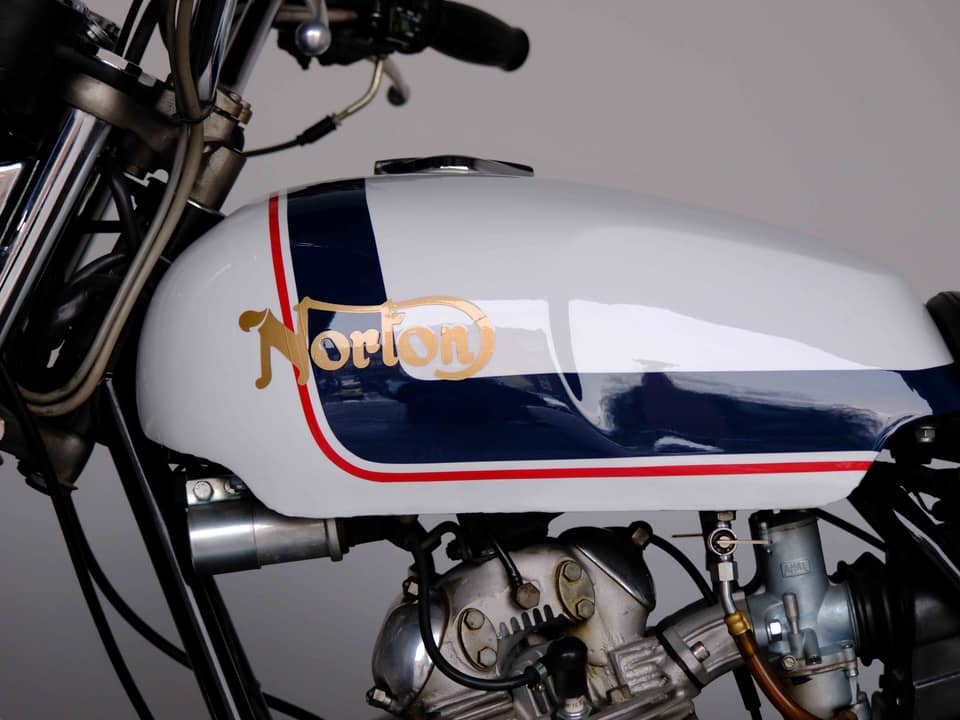 Image 48/83 of Norton 850 MKIII Roadster (1975)
