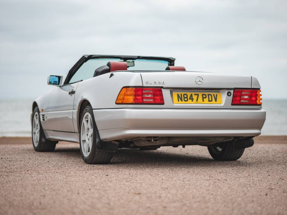 Image 16/42 de Mercedes-Benz SL 320 "Mille Miglia" (1995)