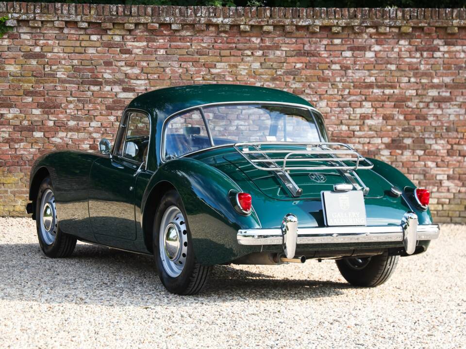 Image 2/50 de MG MGA 1500 (1958)