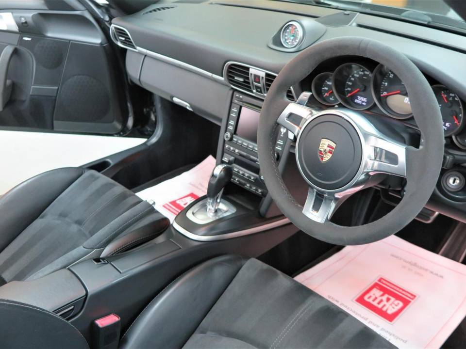 Imagen 8/12 de Porsche 911 Carrera GTS (2011)