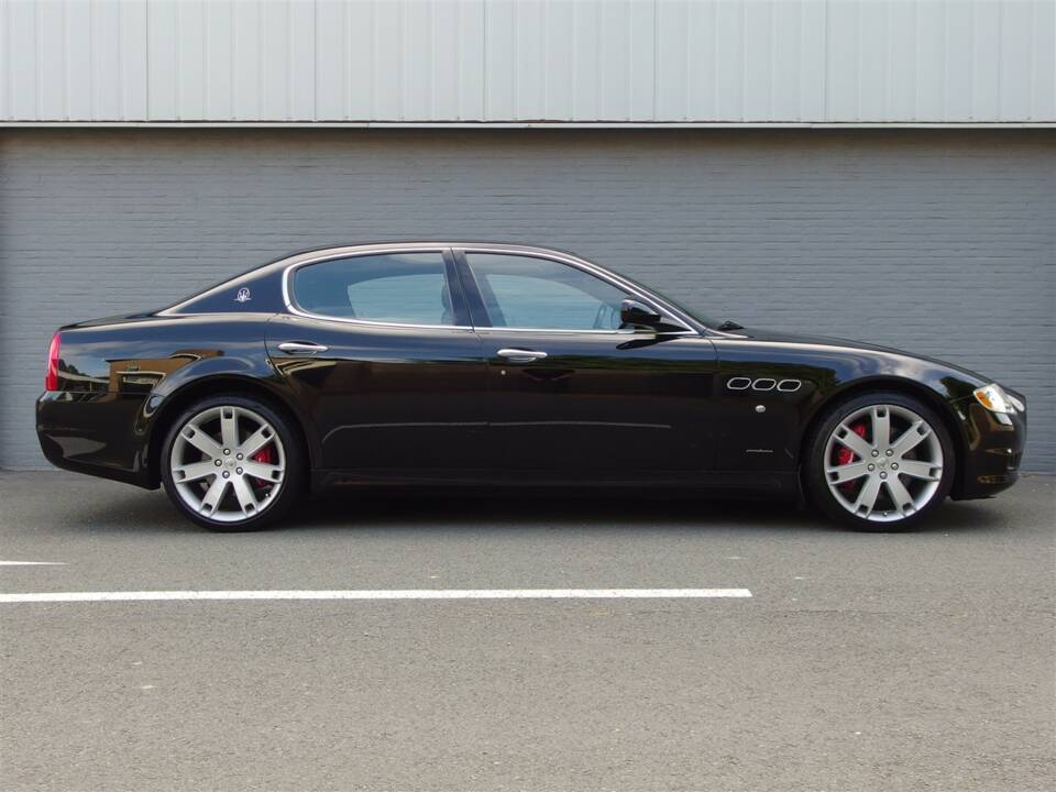 Bild 6/98 von Maserati Quattroporte S 4.7 (2010)