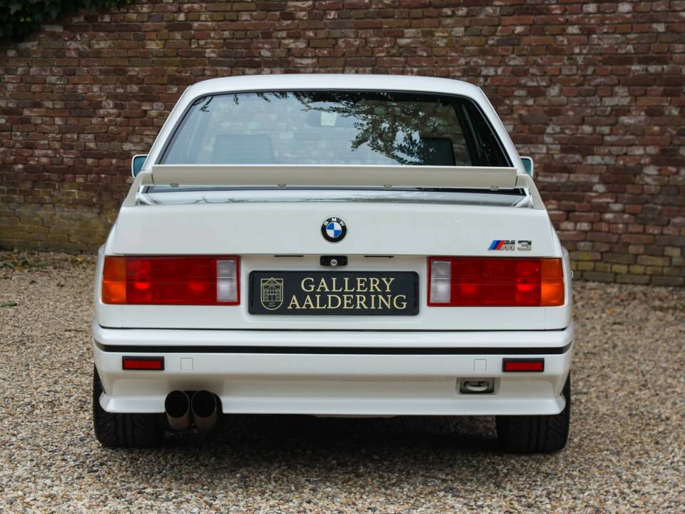 Image 39/50 of BMW M3 (1990)