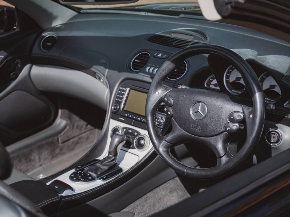 Afbeelding 4/29 van Mercedes-Benz SL 55 AMG (2004)