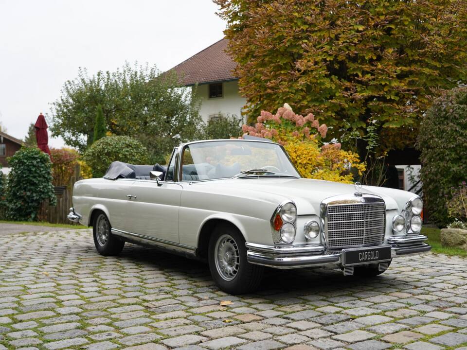 Image 7/15 of Mercedes-Benz 280 SE 3,5 (1971)