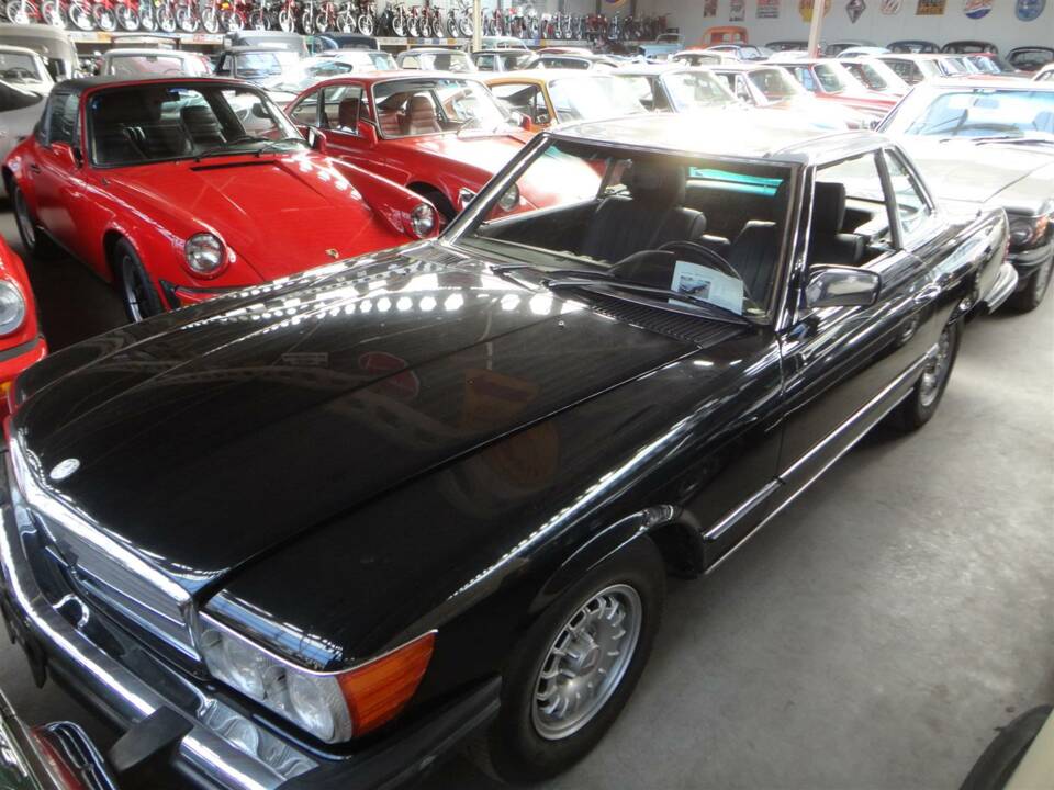 Imagen 2/32 de Mercedes-Benz 380 SL (1982)