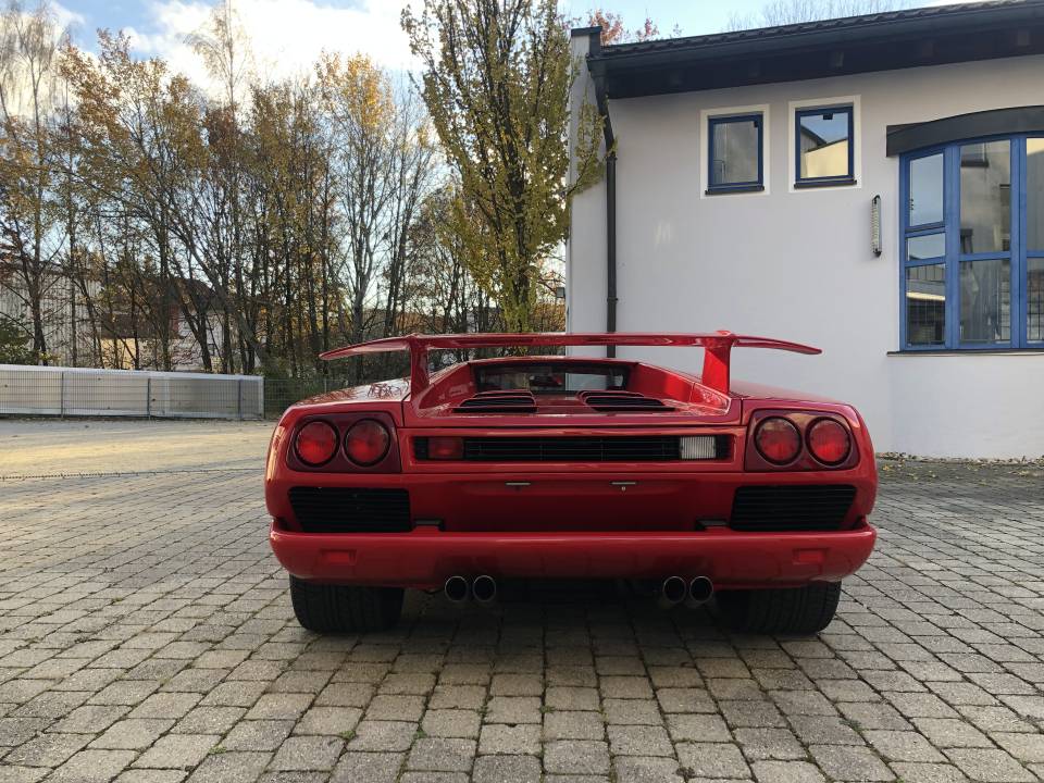 Imagen 11/43 de Lamborghini Diablo VT (1994)