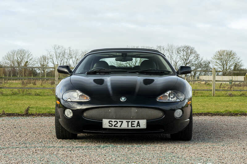 Imagen 7/38 de Jaguar XKR (2004)