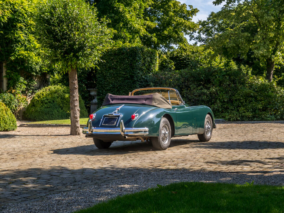 Image 7/37 of Jaguar XK 150 3.8 S OTS (1959)