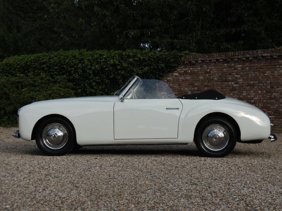 Image 35/50 of SIMCA 8 Sport (1950)