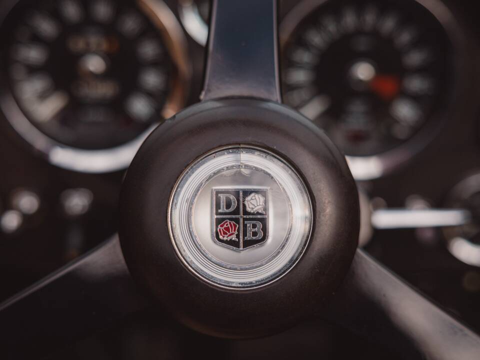 Image 87/99 of Aston Martin DB 6 Volante (1968)
