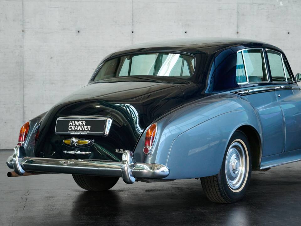 Image 34/50 of Bentley S 3 (1964)