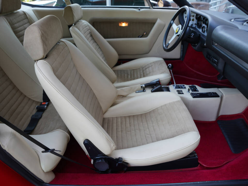 Image 18/50 of Ferrari Dino 308 GT4 (1976)