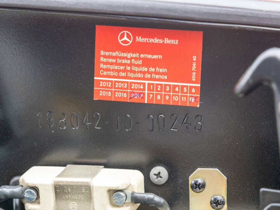 Image 26/50 de Mercedes-Benz 300 SL Roadster (1962)