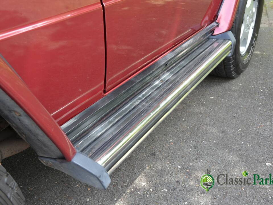 Image 44/49 de Mercedes-Benz 230 GE (SWB) (1993)