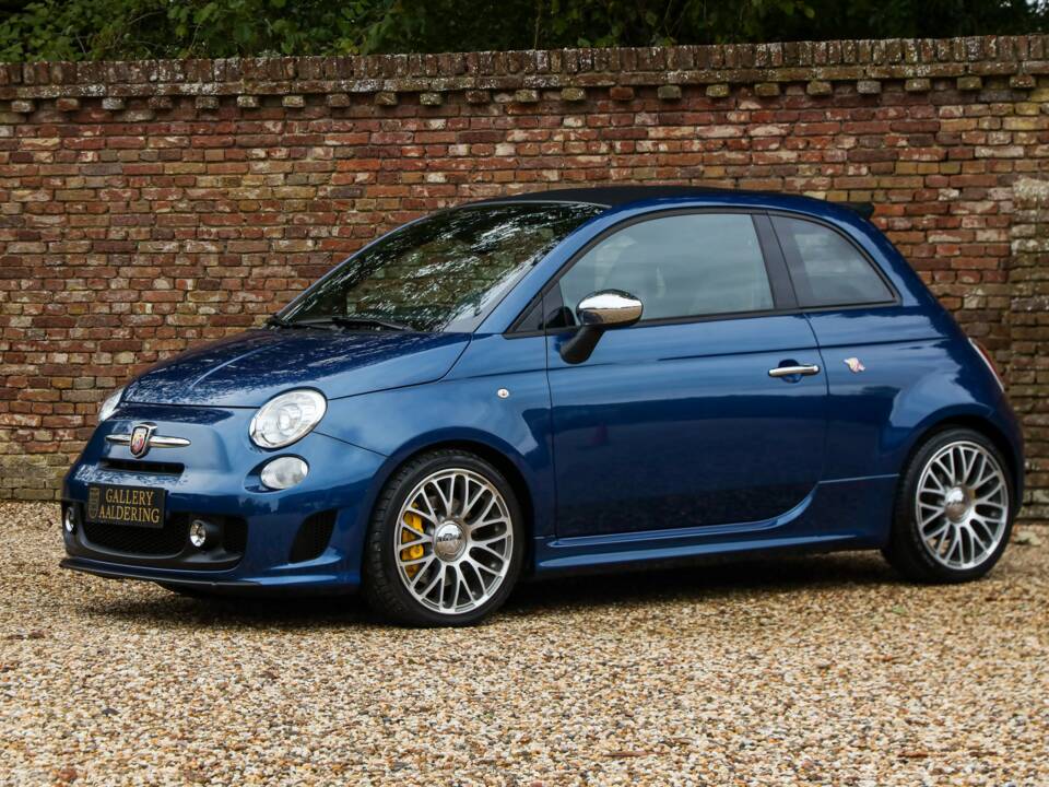 Image 13/50 of Abarth 595 Cabrio Italia (2011)