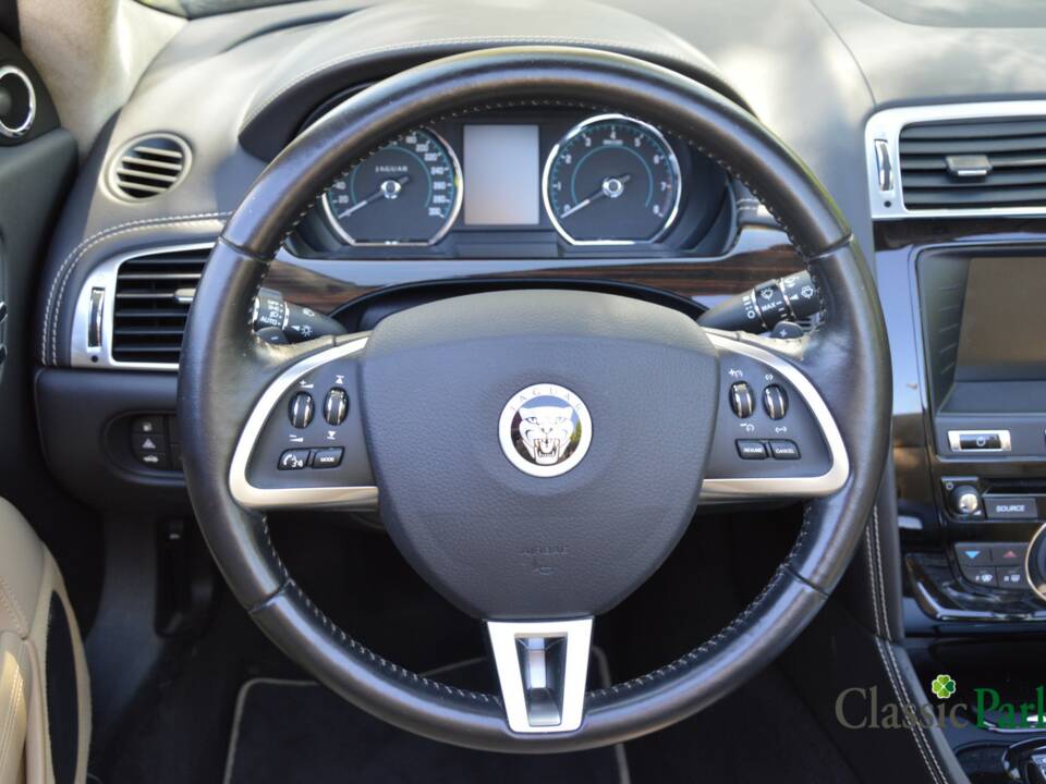 Image 38/50 de Jaguar XK (2012)
