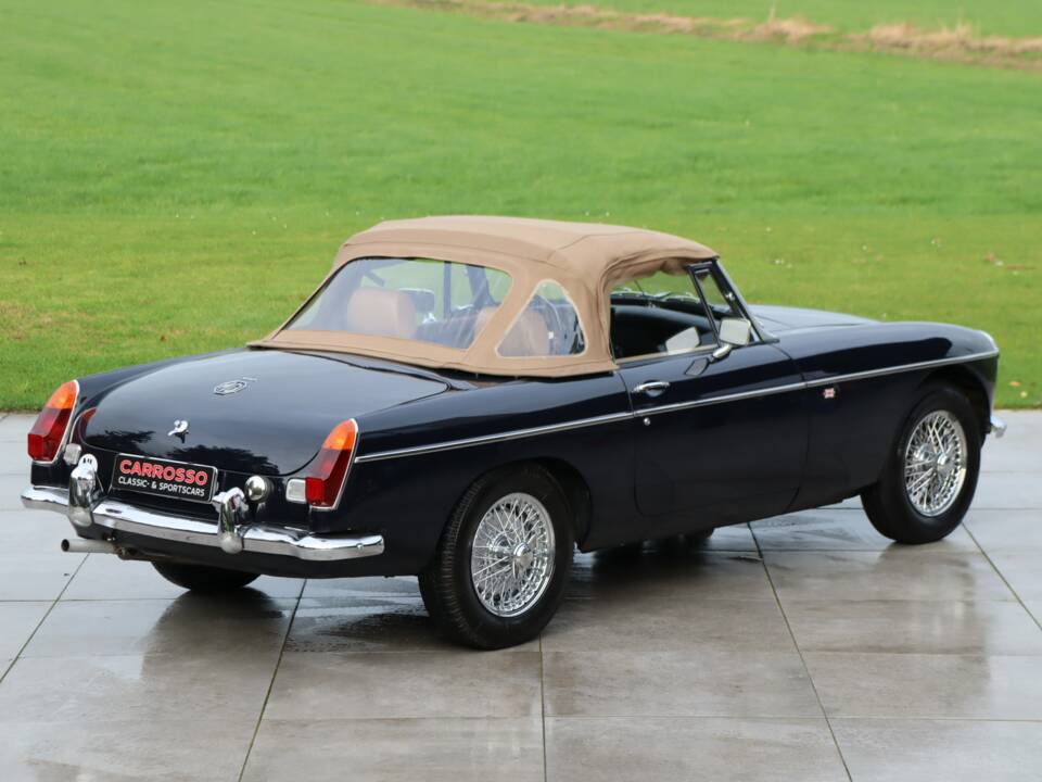 Afbeelding 26/50 van MG MGB (1973)