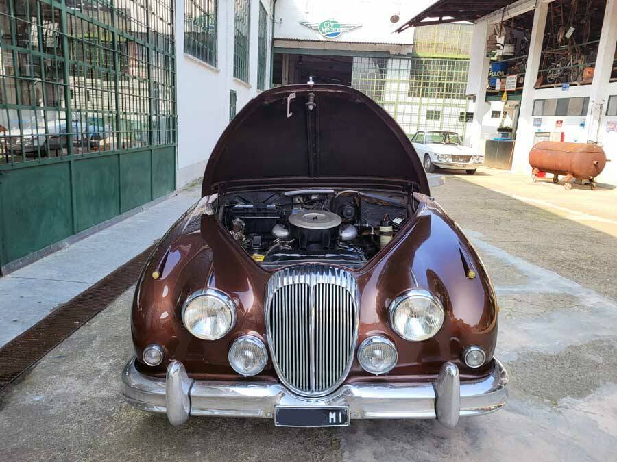Image 34/42 of Jaguar Mk II 2.4 (1964)