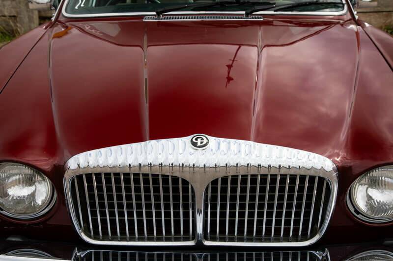 Image 15/50 of Daimler Double Six (1983)