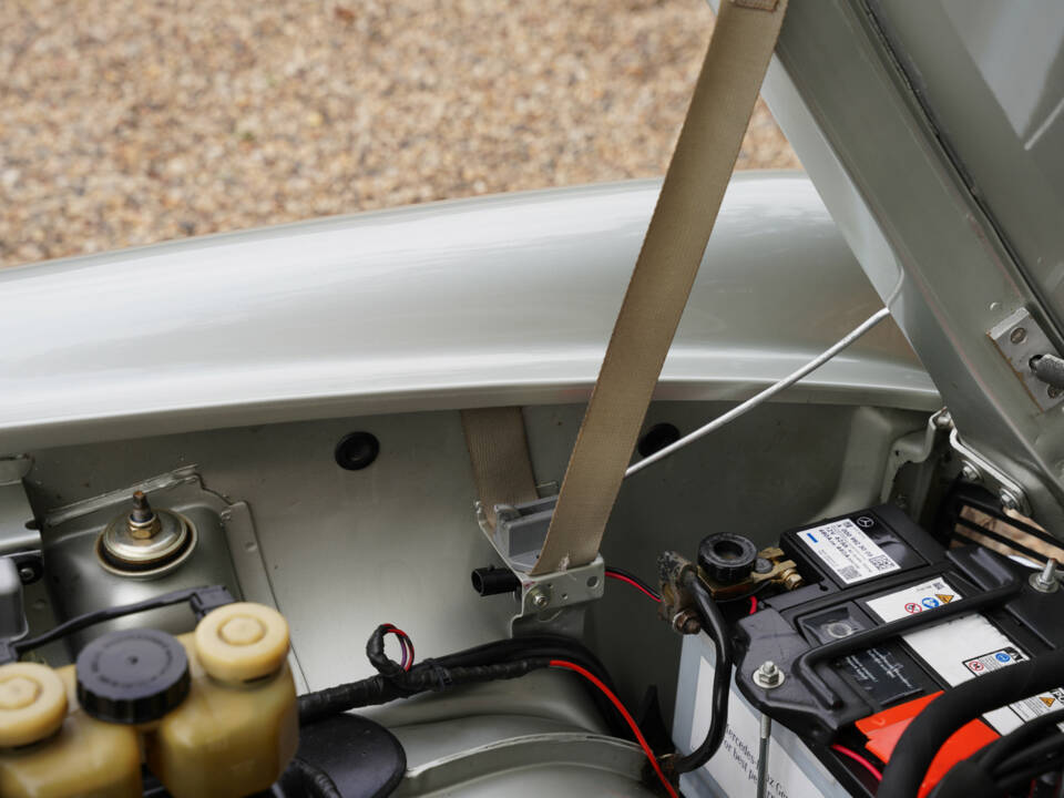 Image 22/50 of Mercedes-Benz 280 SL (1969)