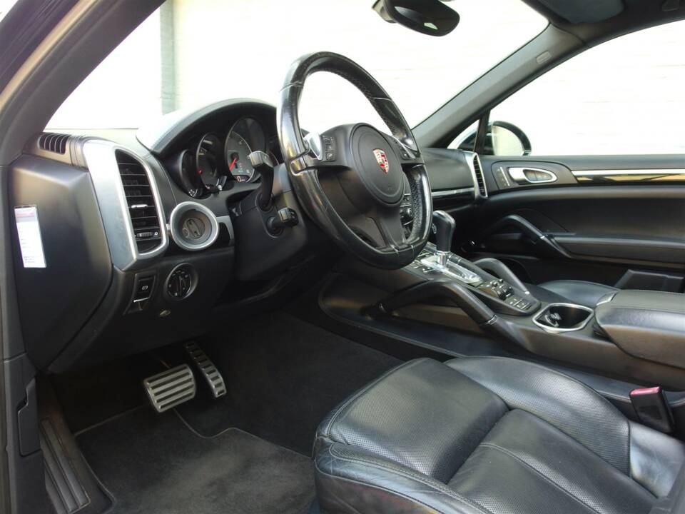 Image 51/96 of Porsche Cayenne S Diesel (2013)