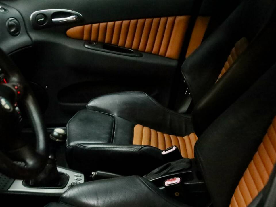 Image 45/50 of Alfa Romeo 156 3.2 V6 GTA (2003)