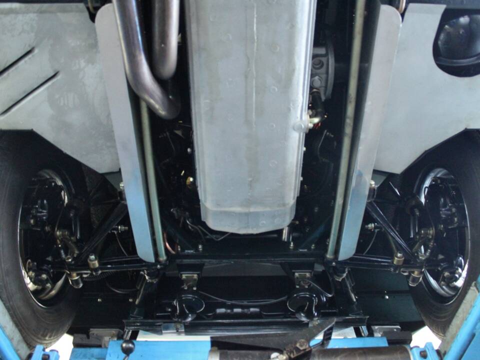 Image 19/21 de Jaguar E-Type (1969)