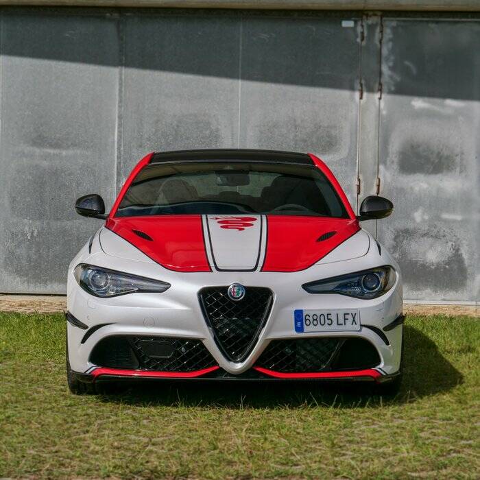 Imagen 2/7 de Alfa Romeo Giulia Quadrifoglio (2020)