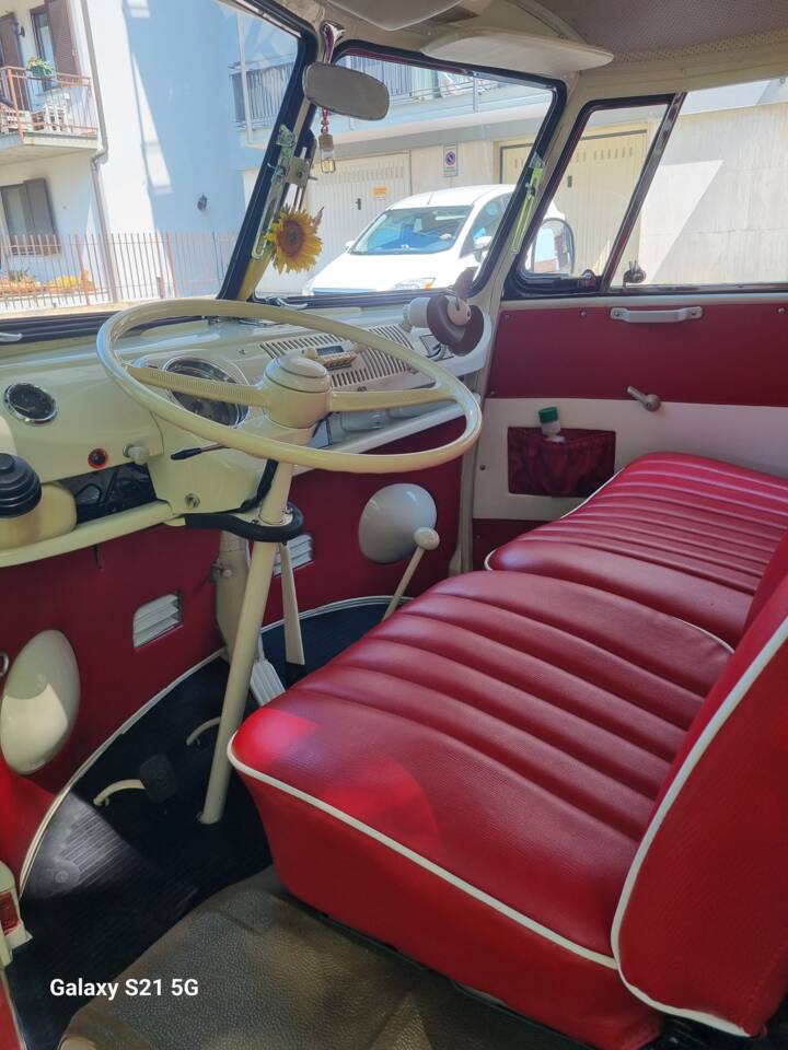Image 4/7 of Volkswagen T1 Kombi (1965)