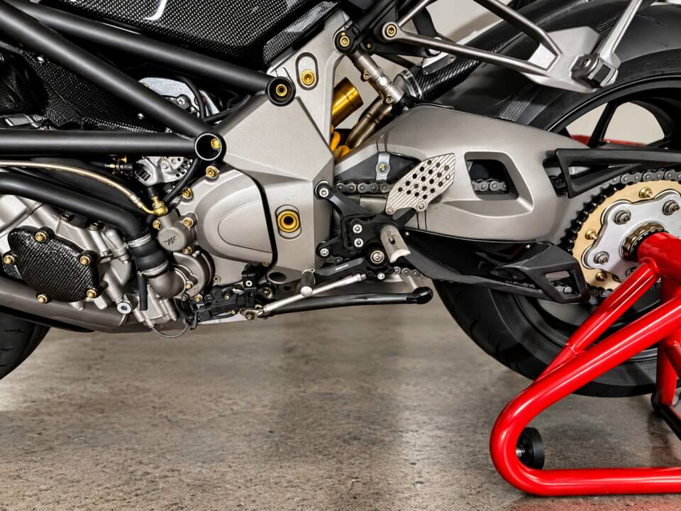 Immagine 4/11 di MV Agusta Brutale 910 R (2007)