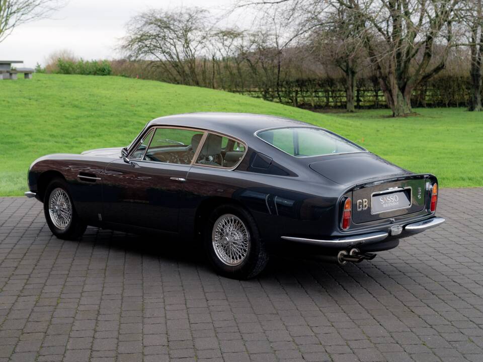 Image 38/79 of Aston Martin DB 6 (1968)