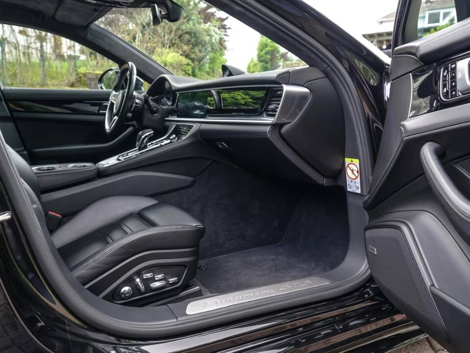 Image 9/11 of Porsche Panamera GTS (2018)