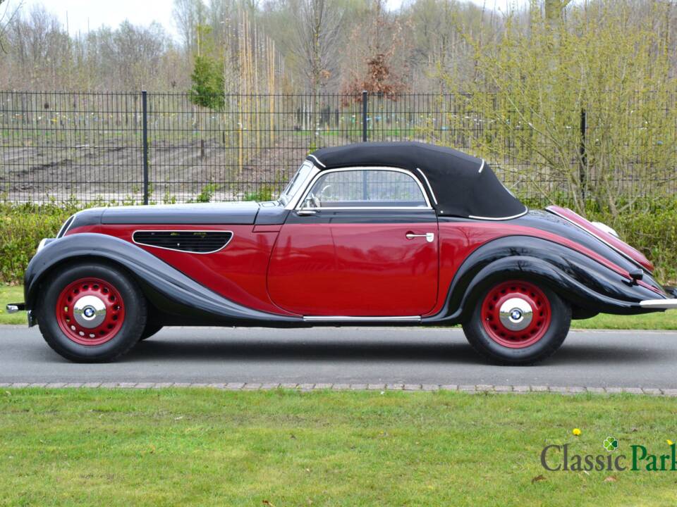 Bild 20/50 von BMW 327 (1949)