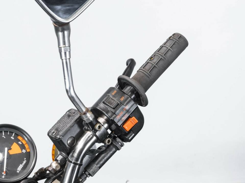 Image 30/46 of Moto Morini New York 350 (1988)